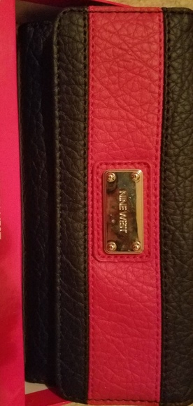 Wallet - Picture 1 of 6